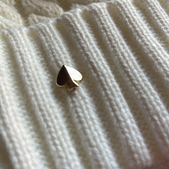 Kate Spade French Cream Pom Pom Beanie NWT One Size - Picture 2 of 9